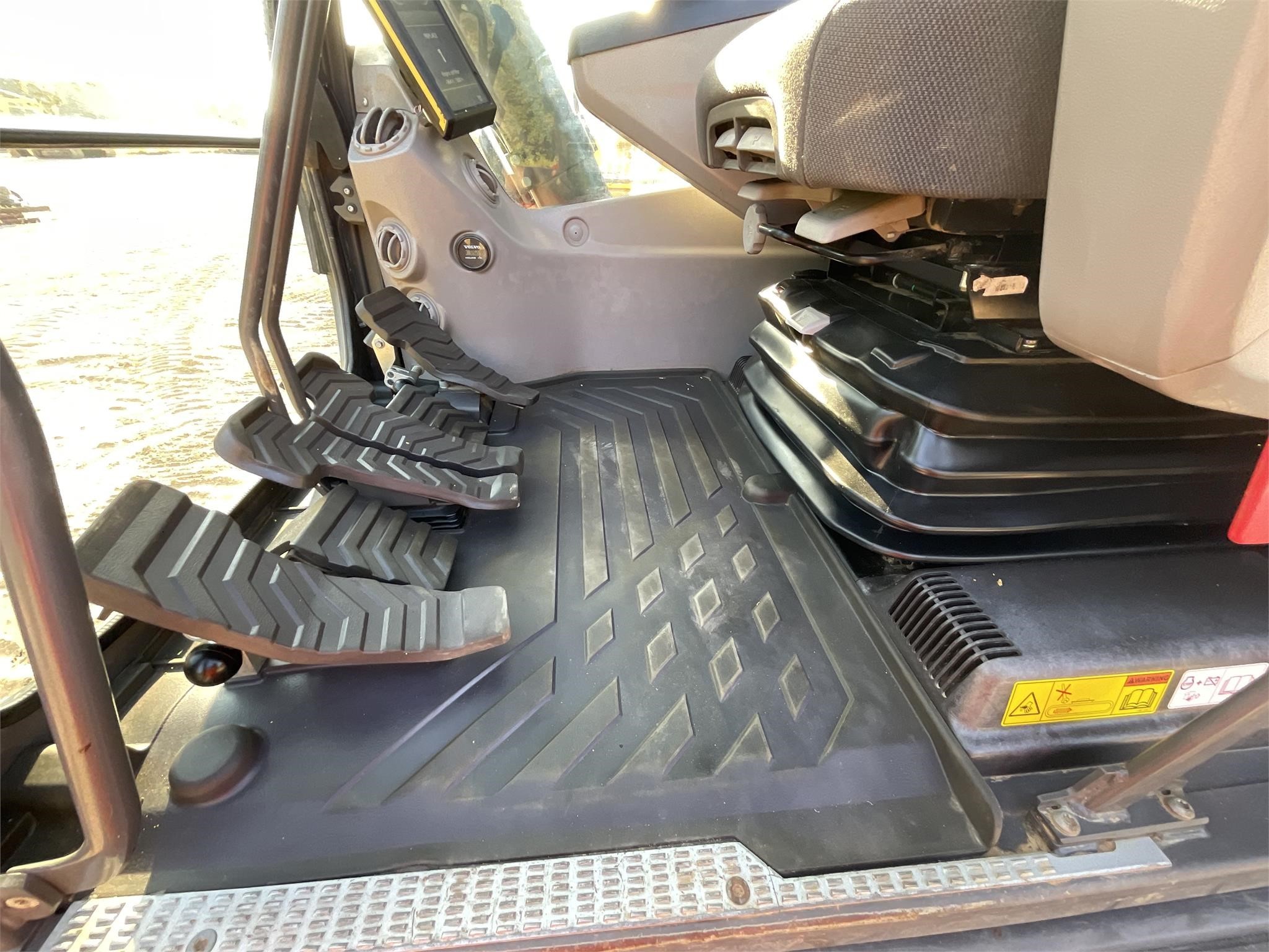 2020 VOLVO Excavator EC220EL