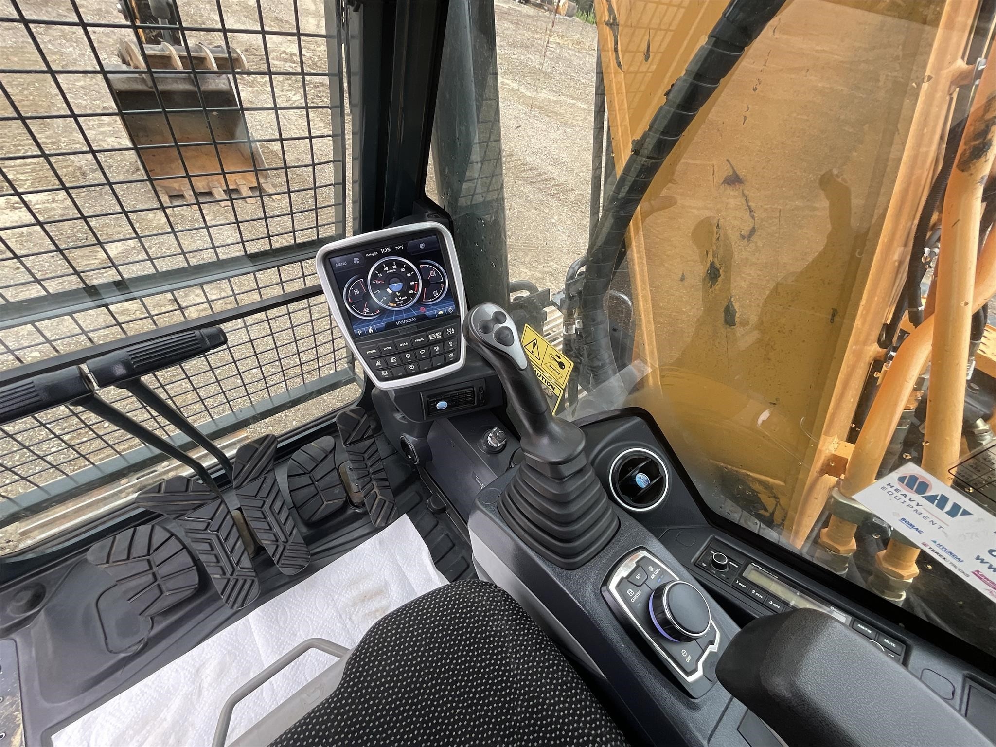 2017 HYUNDAI Excavator HX160L