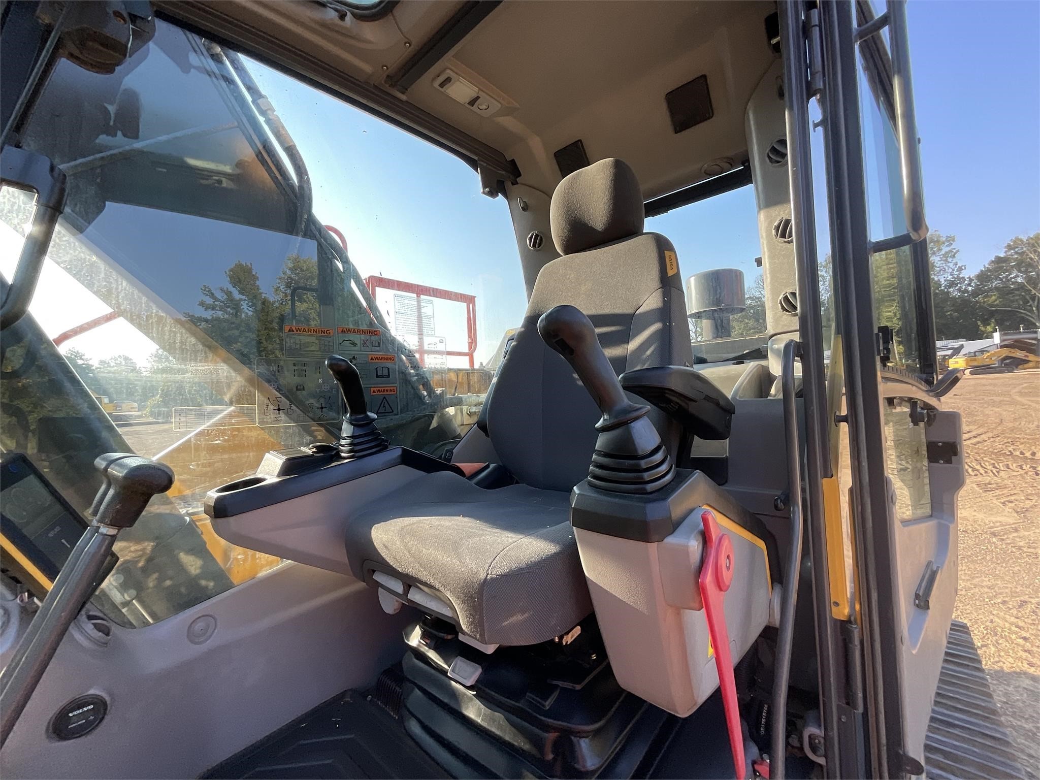 2020 VOLVO Excavator EC220EL