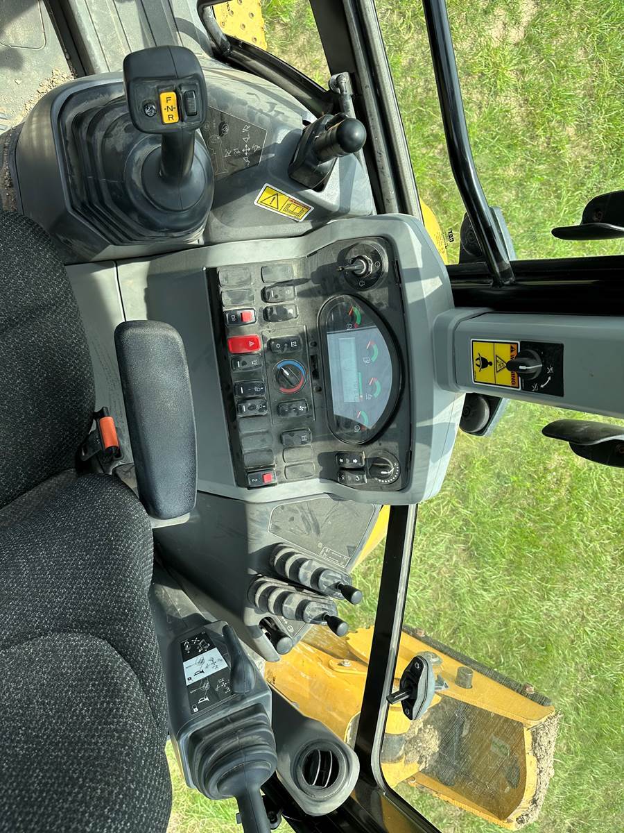 2020 Caterpillar 420F2 IT Backhoe