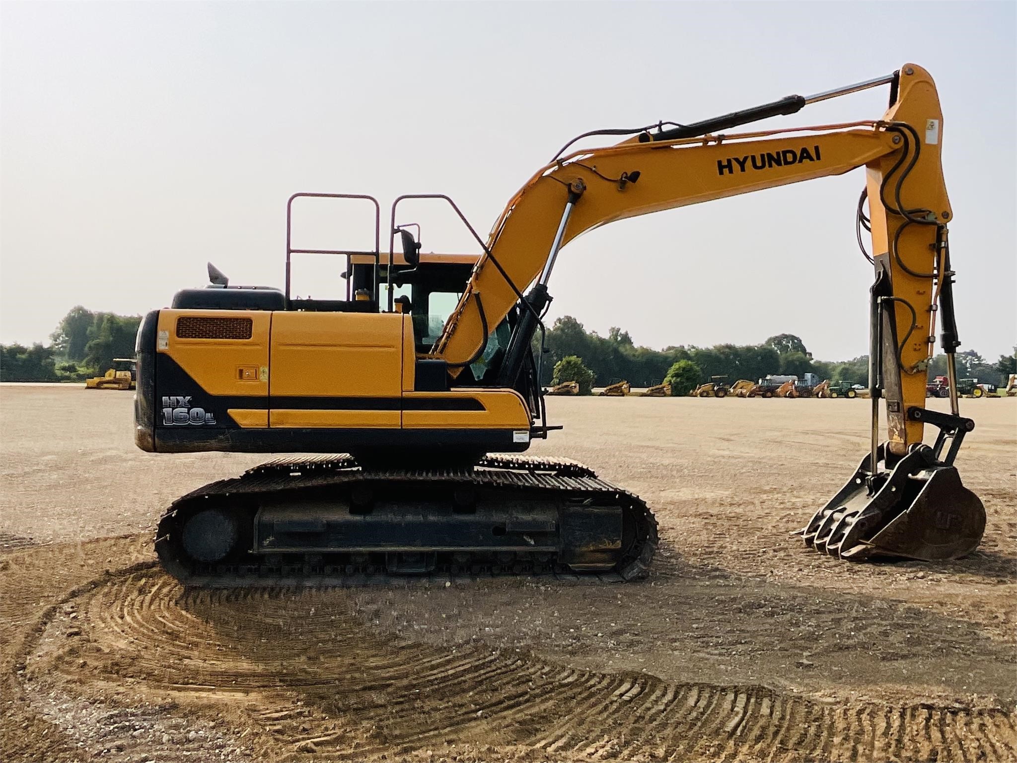 2017 HYUNDAI Excavator HX160L
