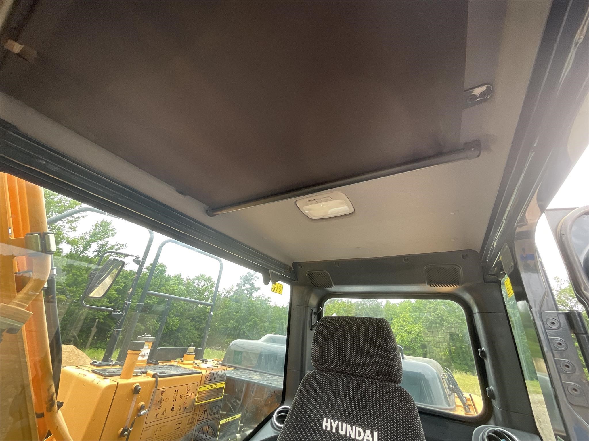 2017 HYUNDAI Excavator HX160L