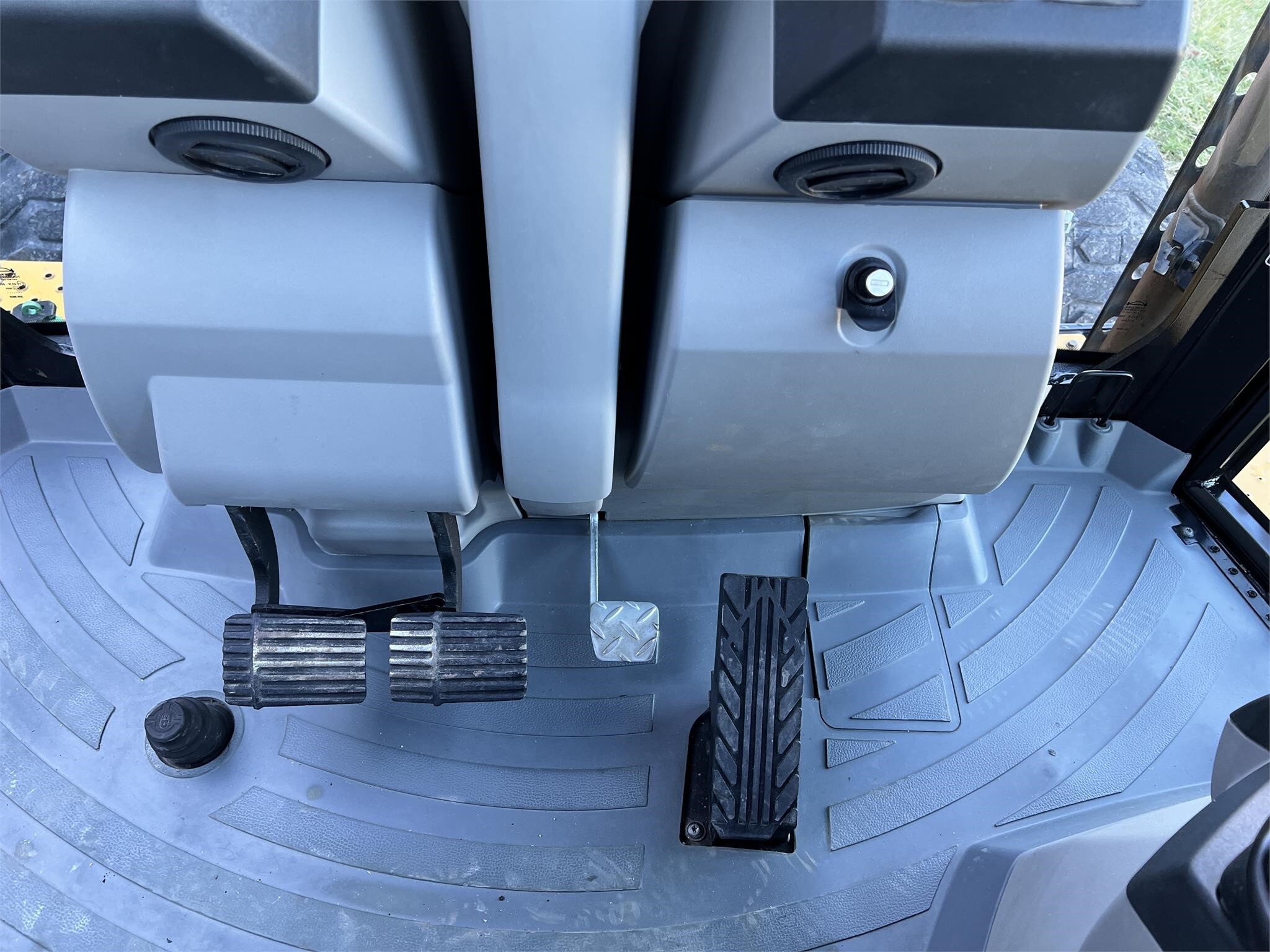 2016 Caterpillar 450F Backhoe