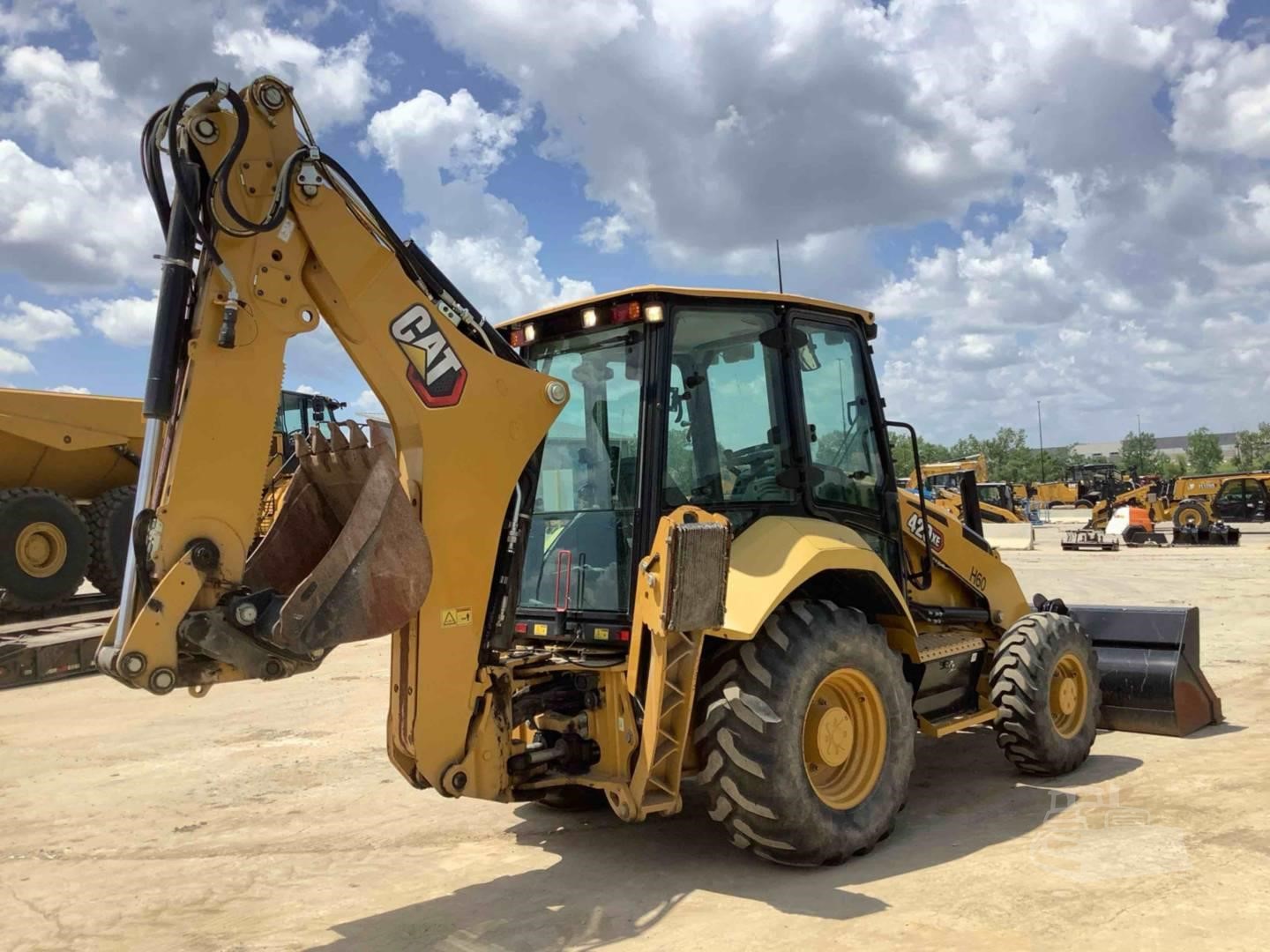 2021 Caterpillar 420 XE Backhoe Loader