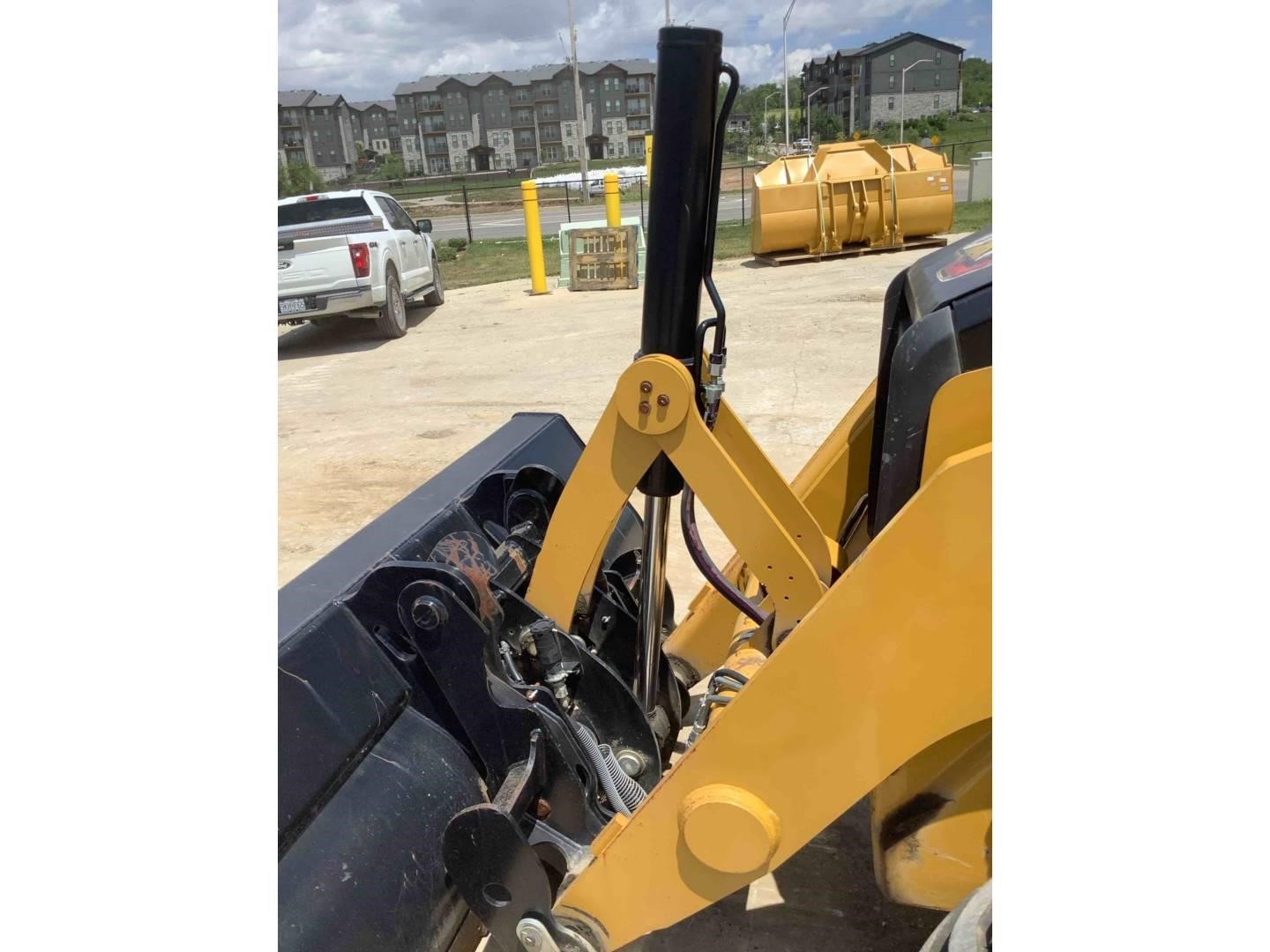 2021 Caterpillar 420 XE Backhoe Loader