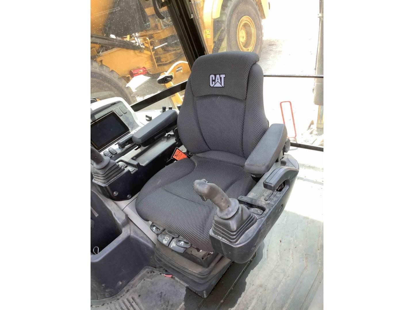 2021 Caterpillar 420 XE Backhoe Loader