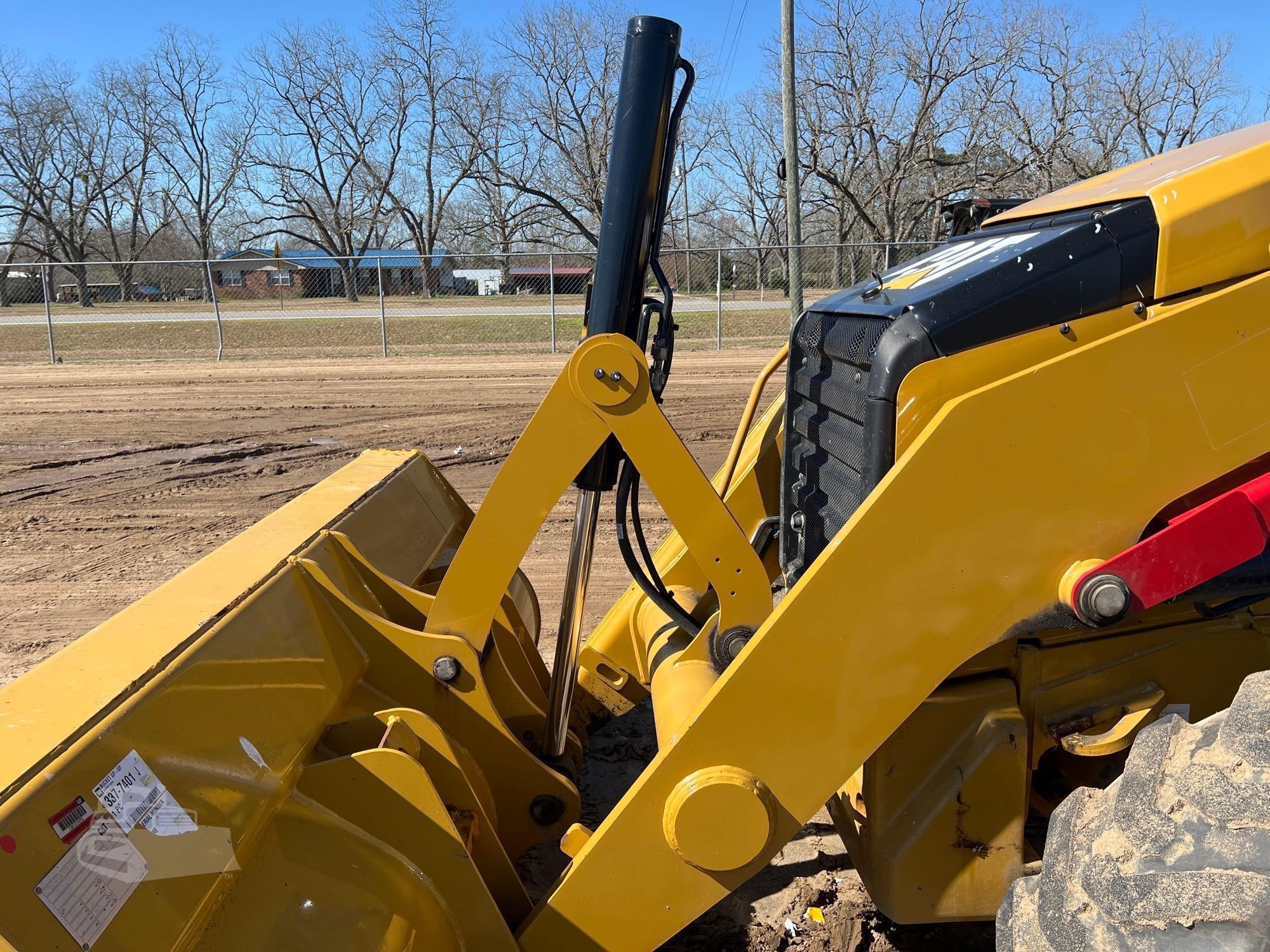 2018 Caterpillar 430F2